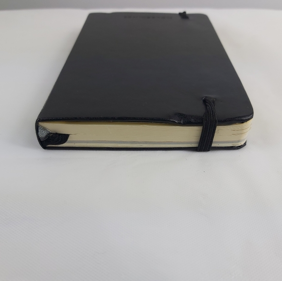 - 2 Moleskine black leather Paris Chicago notebook - Picture 9 of 16